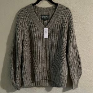 American Eagle Chunky Knit V Neck Sweater